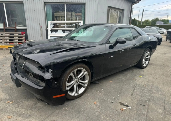 Dodge Challenger cena 66900 przebieg: 113000, rok produkcji 2019 z Dobra małe 211